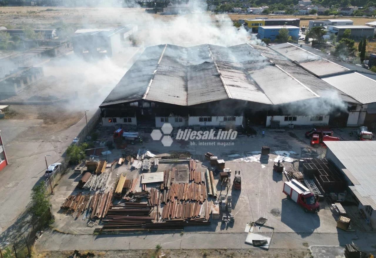 Slike iz zraka, požar u tvrtki Interkomerc Mostar