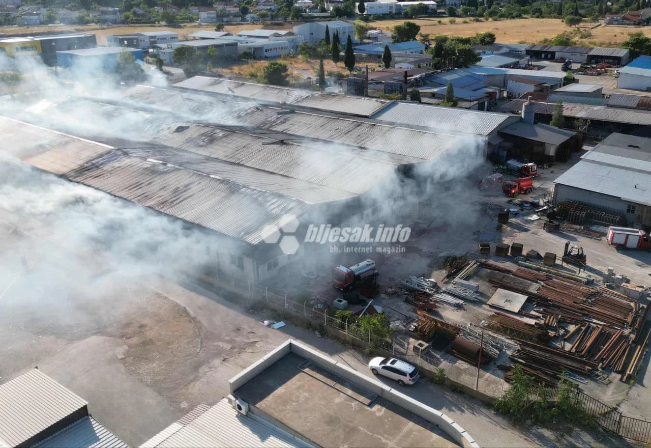 Pogled iz zraka, požar u tvrtki Interkomerc Mostar