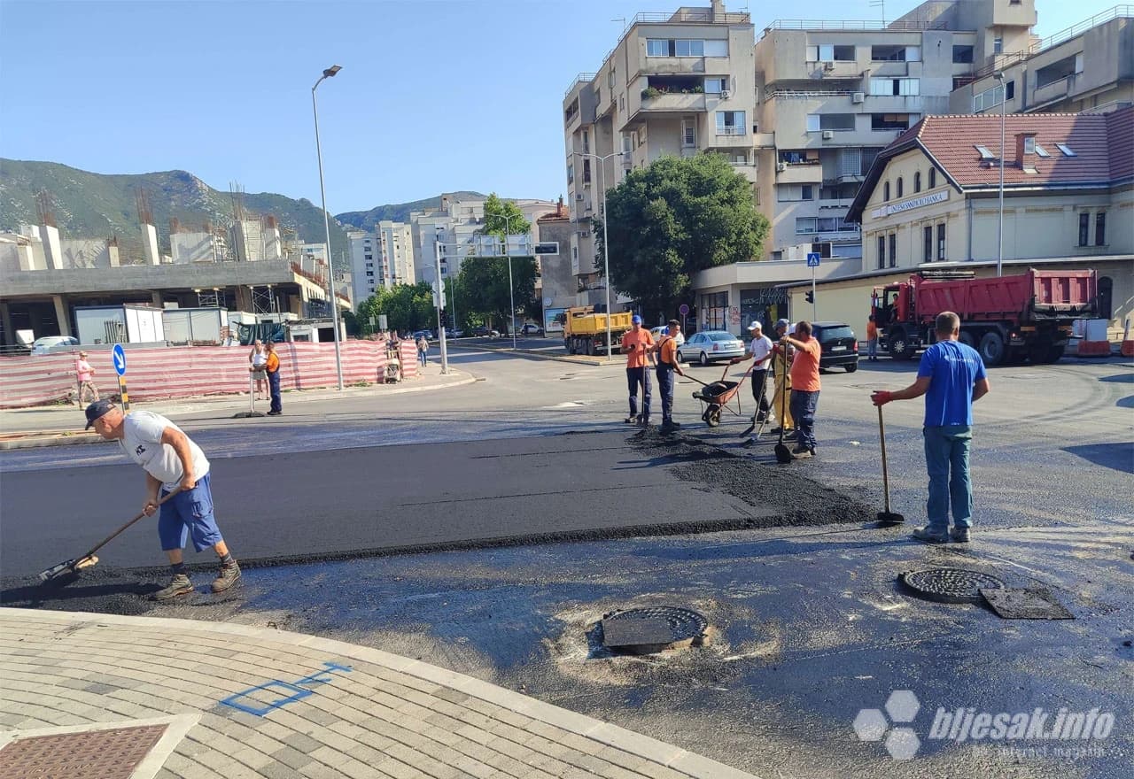 Asfaltiranje na križanju između bivšeg hotela Ero i buduće dvorane