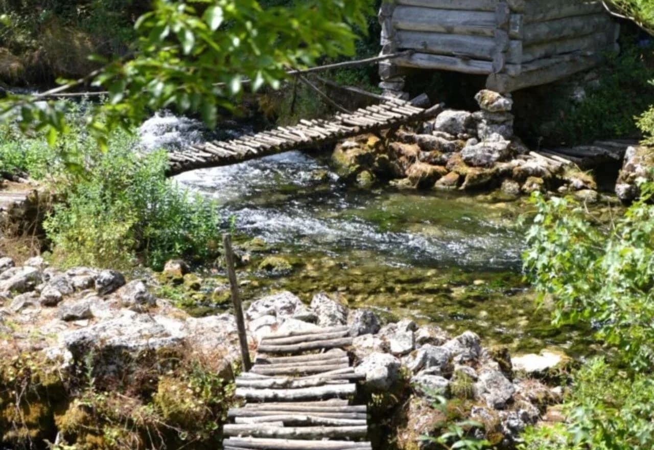 Mostići na rijeci Sani