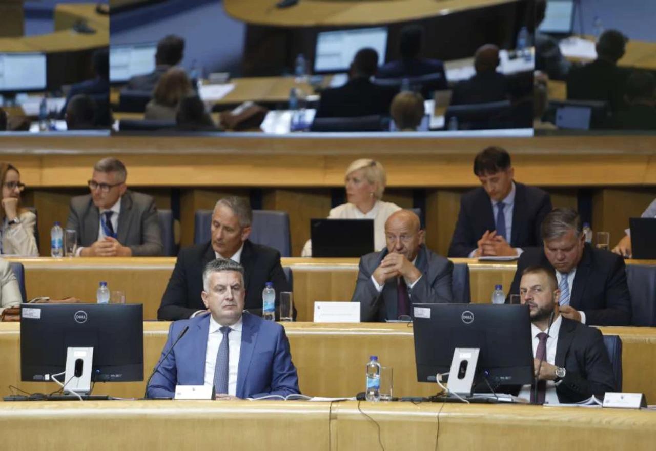 Dom naroda PSBiH nastavio 16. sjednicu uz spor oko dnevnog reda