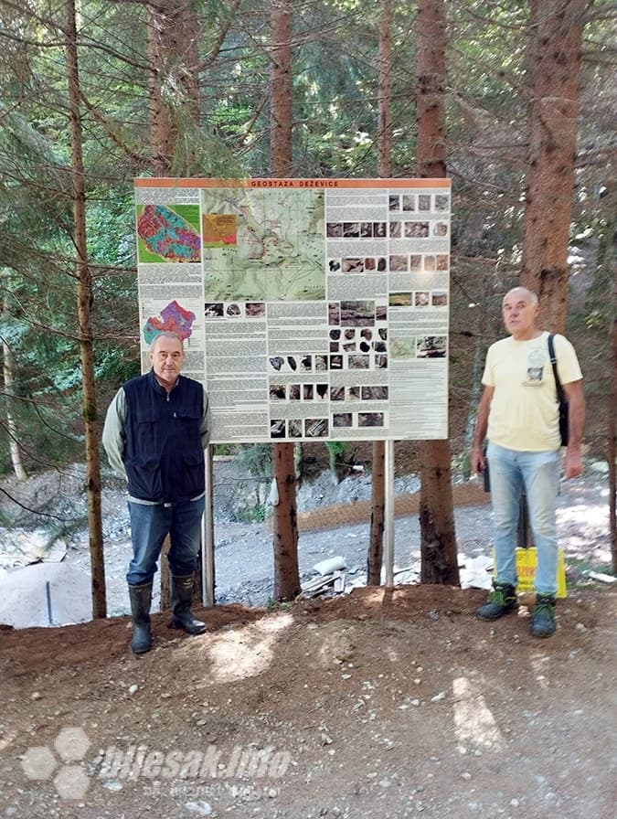 Postavljanje info ploča i smjerokaza u Deževicama