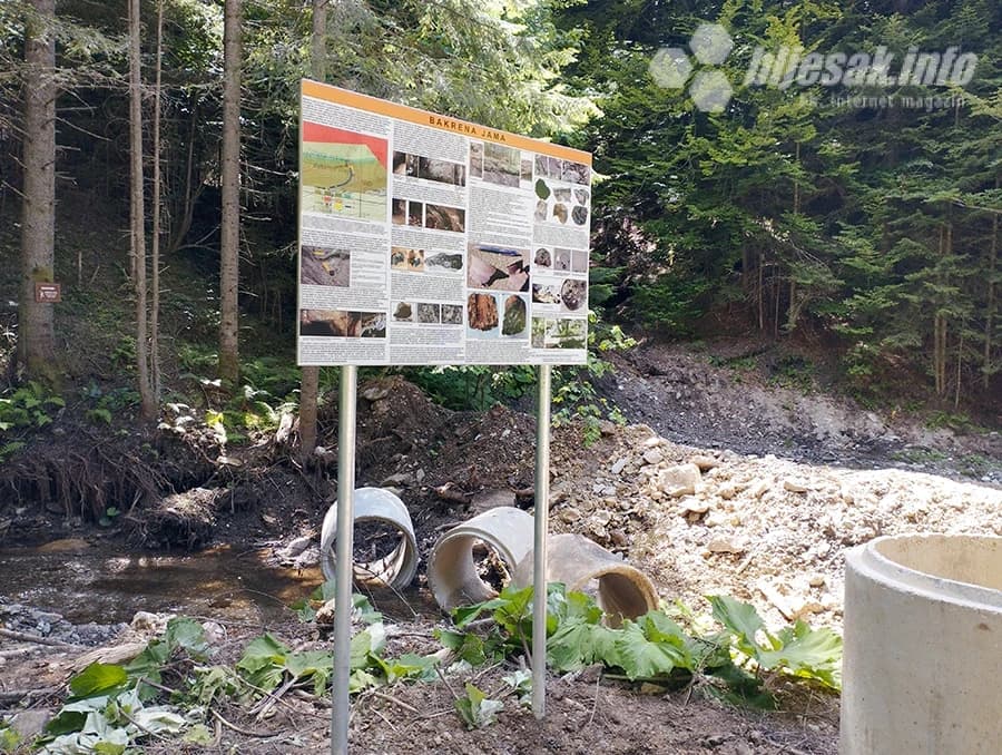 Postavljanje info ploča i smjerokaza u Deževicama