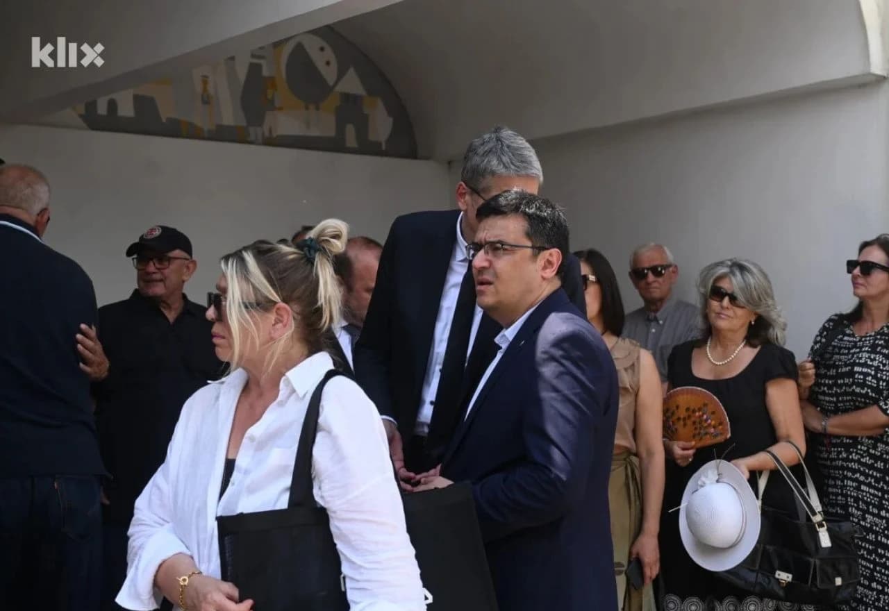 Građani i umjetnici odali počast Josipu Pejakoviću u Sarajevu