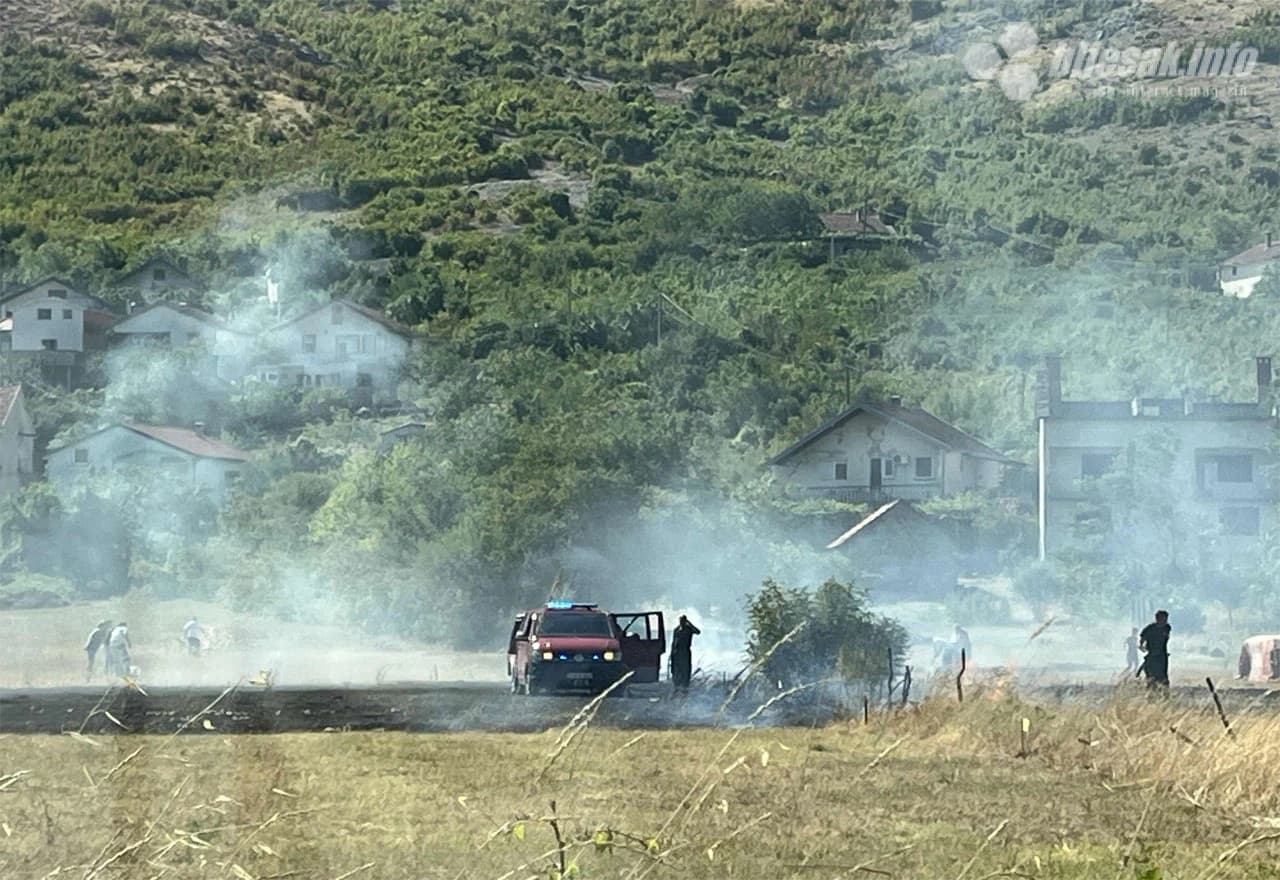 Požar u Vrapčićima: Gori raslinje u blizini pošte