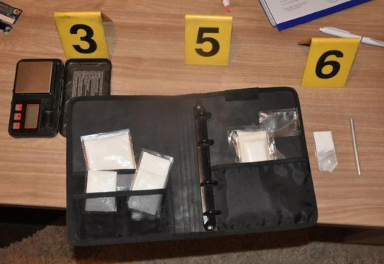 Policija zaplijenila tri kilograma droge i dvije ručne bombe