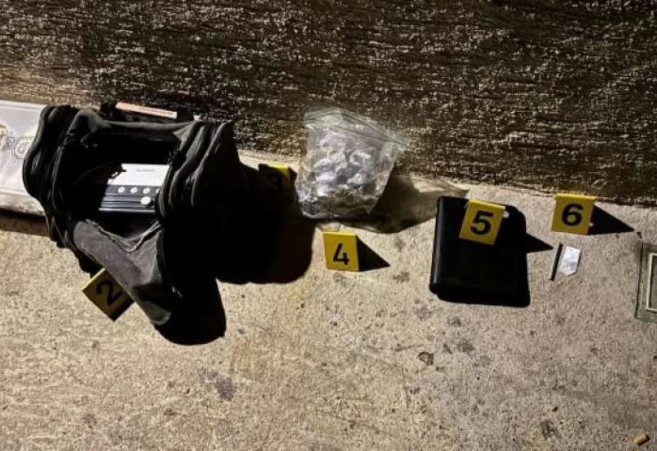 Policija zaplijenila tri kilograma droge i dvije ručne bombe