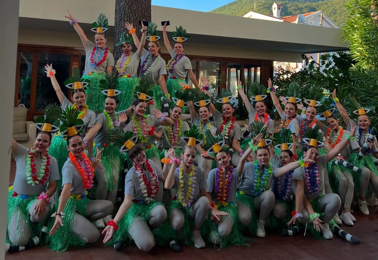 Mostarske mažoretkinje na 23. Međunarodnom ljetnom Kotorskom karnevalu