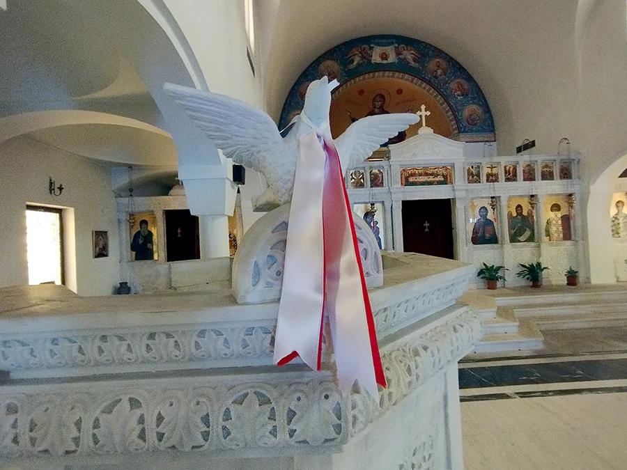 Golubica na krstionici