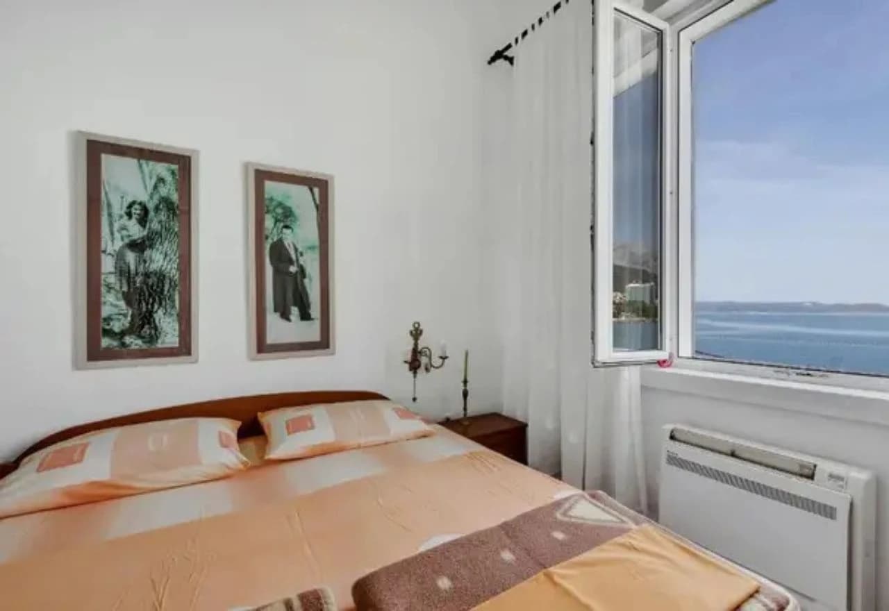 Kultna "Žuta kuća" u Makarskoj