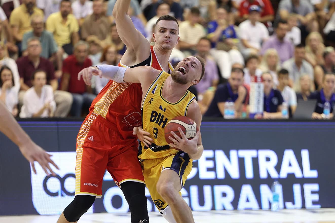 Košarkaši BiH u pripremnom susretu izgubili od Crne Gore
