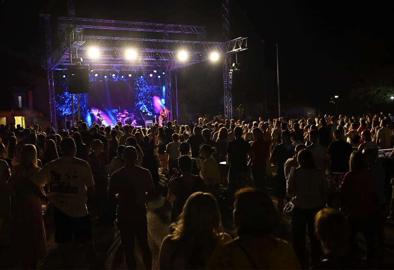 Daleka Obala rasplesala i raznježila Posušje