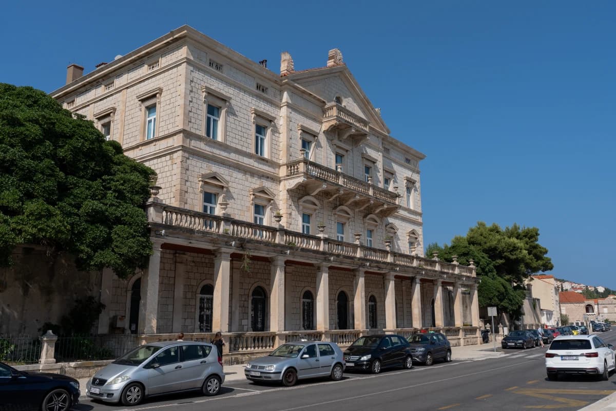 Sveučilište u Dubrovniku, Zgrada Ekonomije