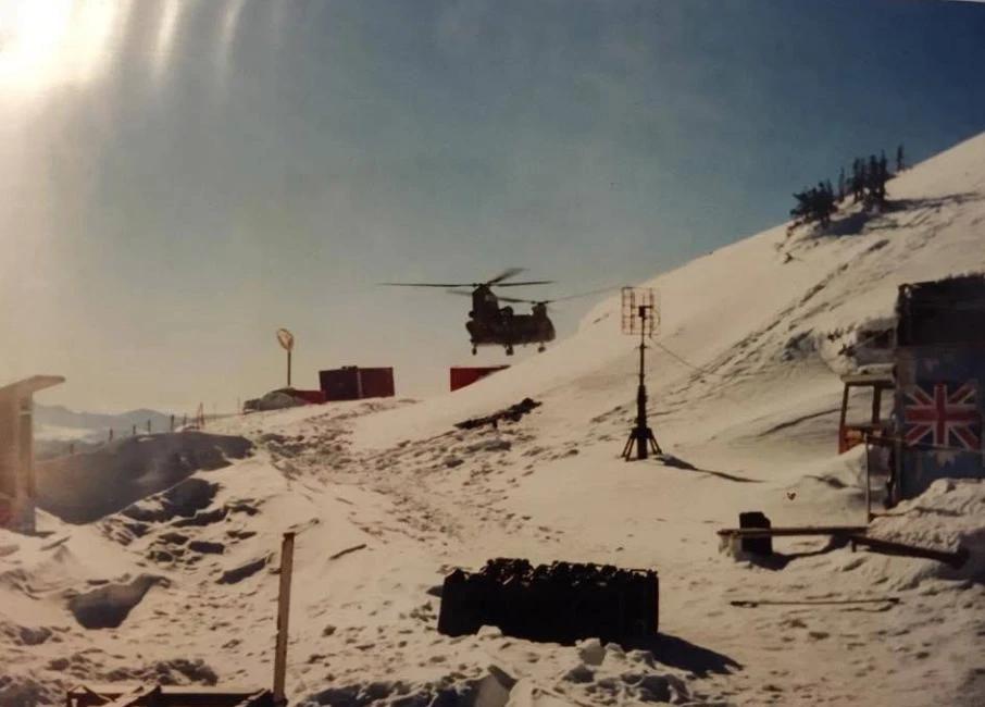 Fotografija korisnika Google recenzija koja prikazuje položaje Britanske vojske na Vitorogu