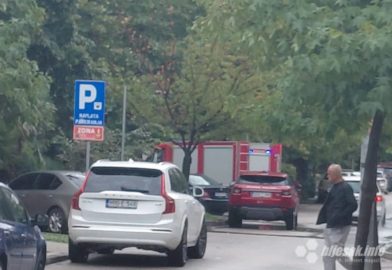 Kiše u Mostaru donijele nove probleme, vatrogasci na terenu