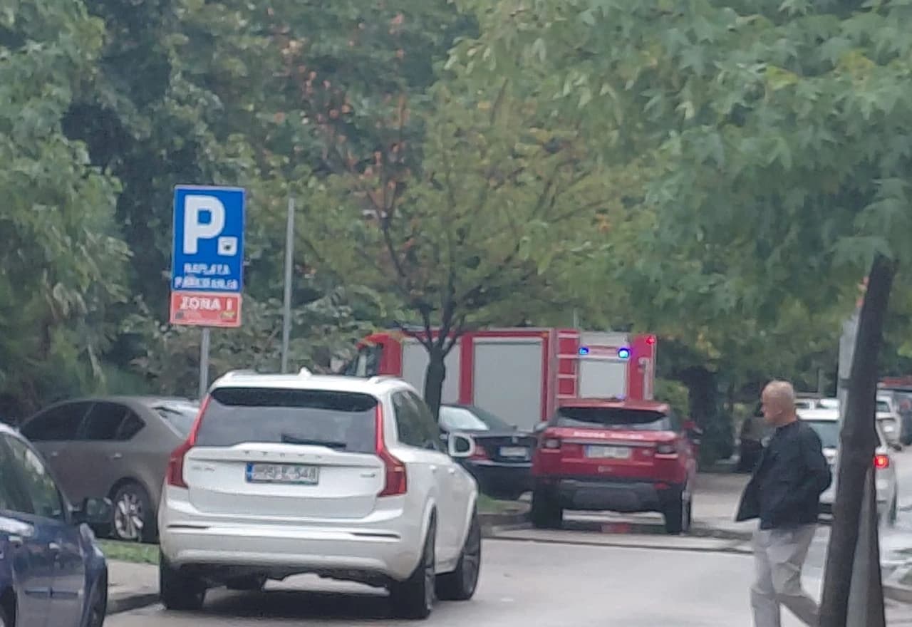 Kiše u Mostaru donijele nove probleme, vatrogasci na terenu