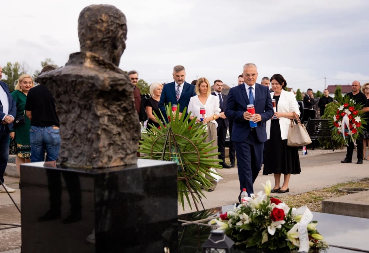 Državni tajnik Središnjeg državnog ureda za Hrvate izvan Republike Hrvatske Zvonko Milas