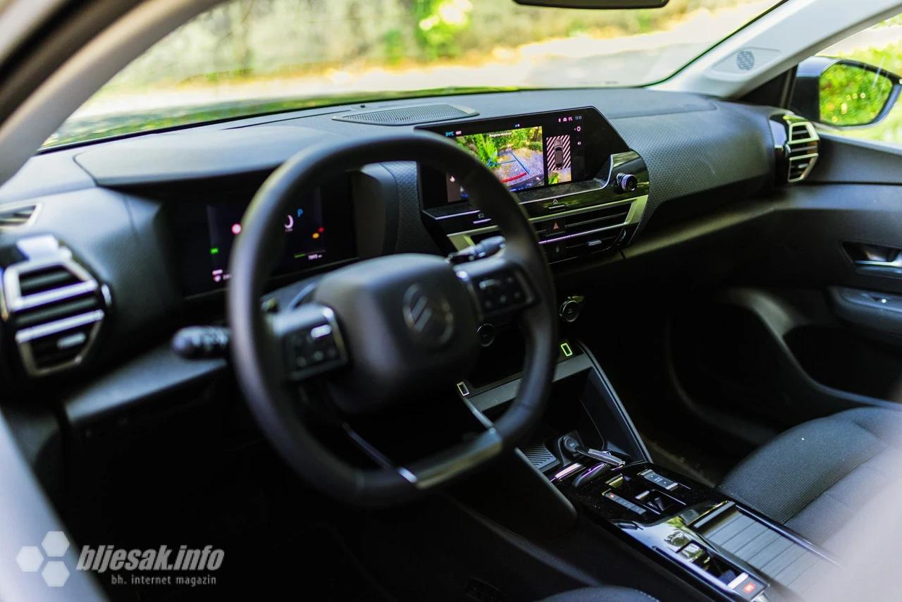 Bljesak je vozio Citroen C4 Bussines Hybrid 145