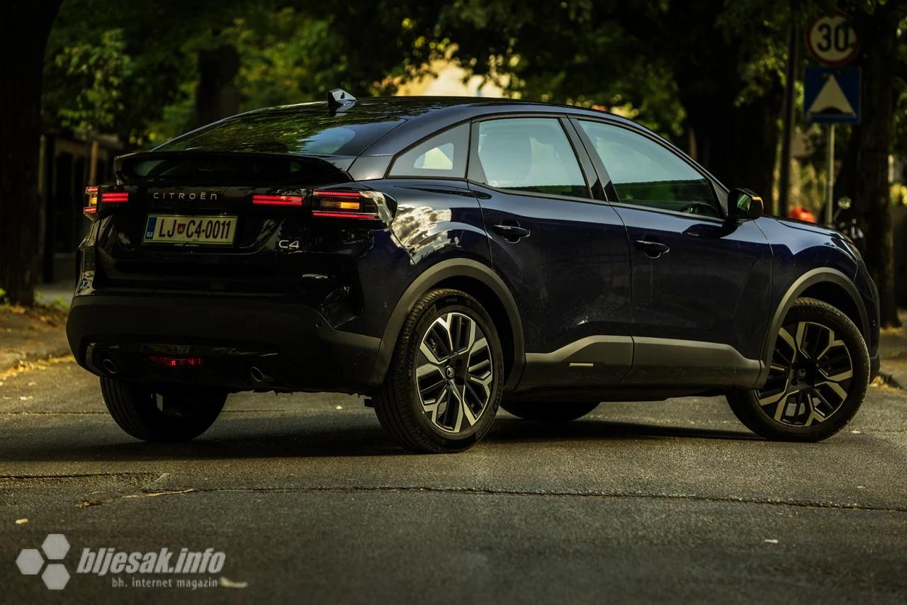 Bljesak je vozio Citroen C4 Bussines Hybrid 145
