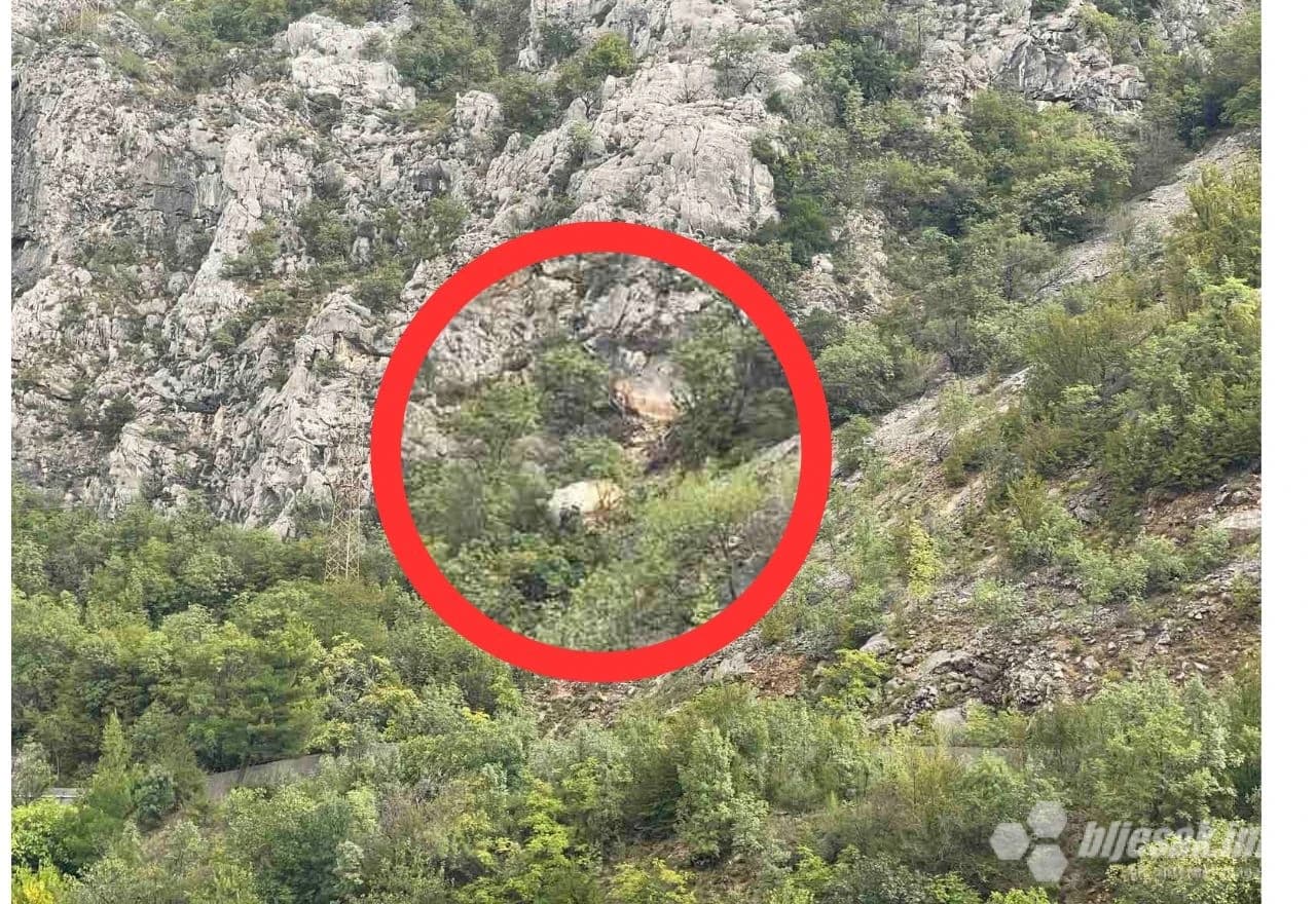 Stijena prijeti obrušavanjem na M-17