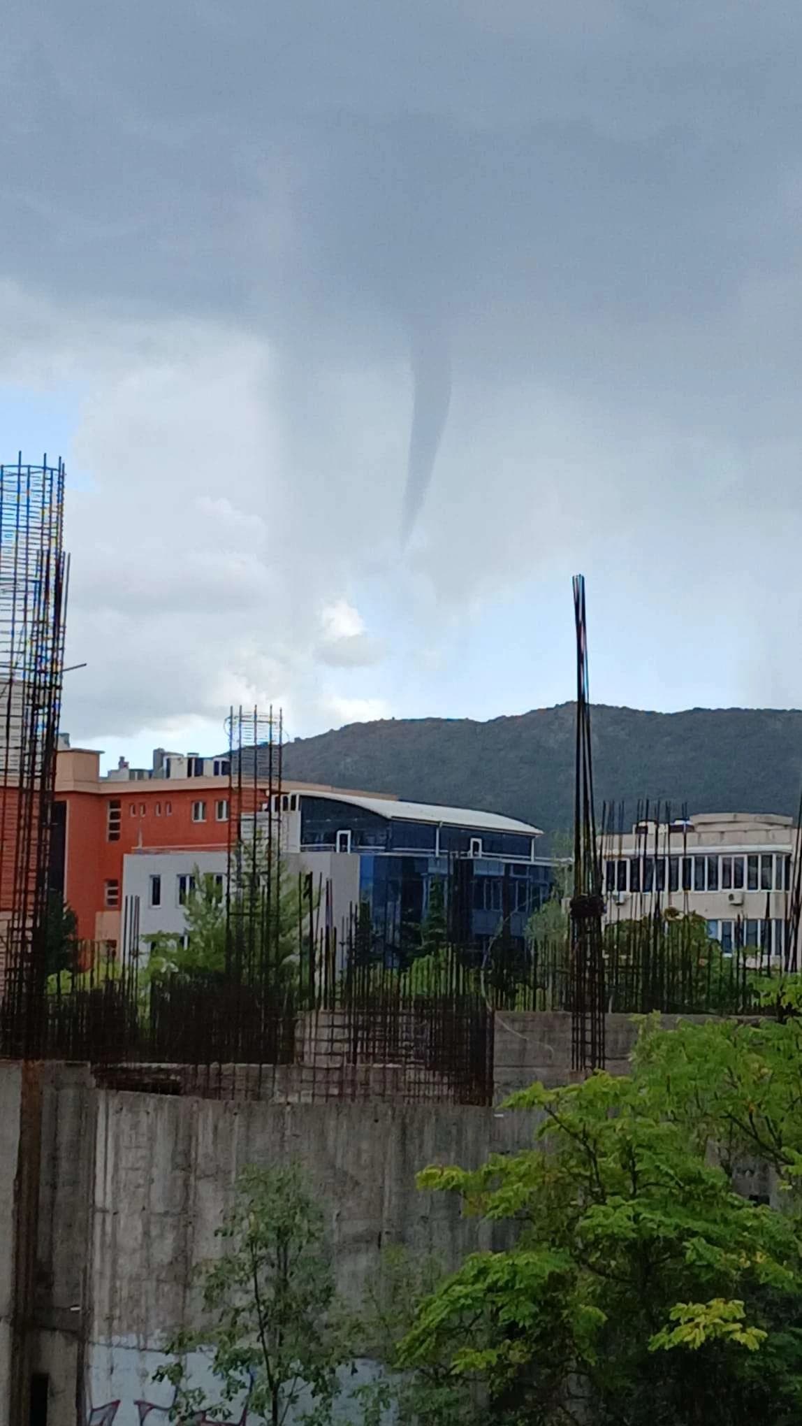 Pijavica iznad Mostara