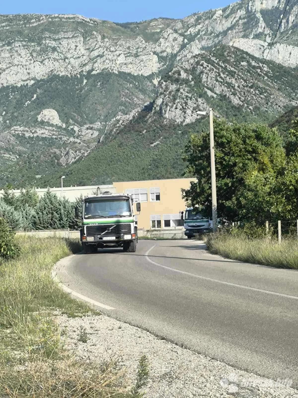 Kamioni su dolazili na Uborak i jučer u poslijepodnevnim satima