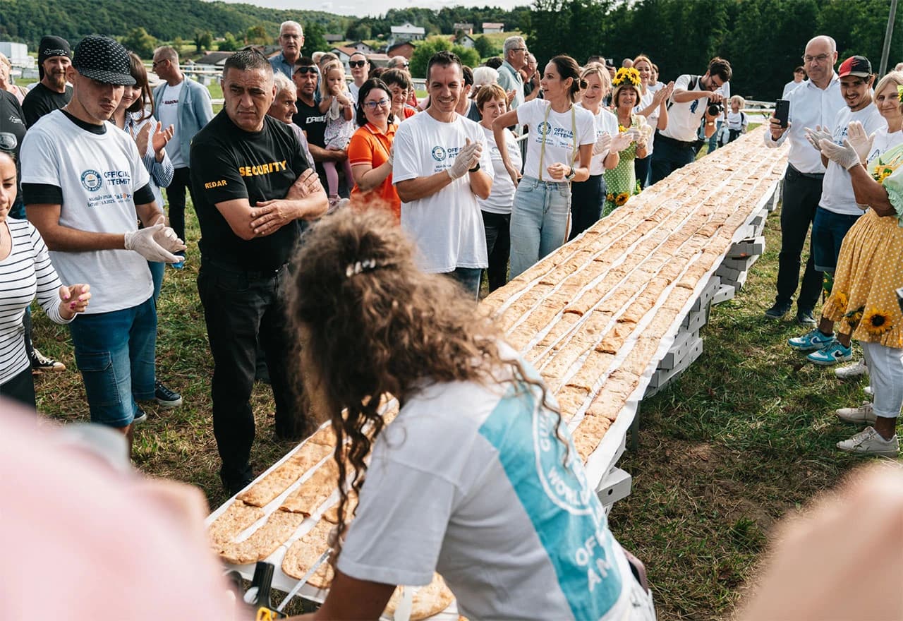 Jaškovo oborilo Guinnessov rekord najdužom linijom štrudli