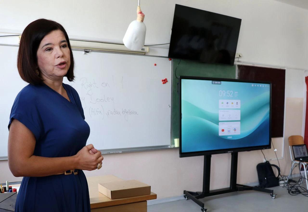 Buhač i Velagić posjetili učenike na početku školske godine u Mostaru