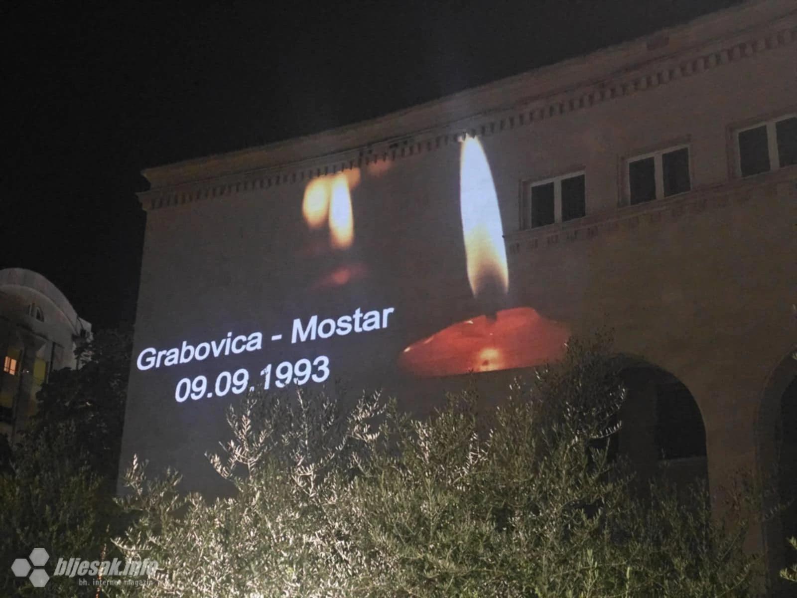 U Mostaru Kosača osvijetljena u znak sjećanja na Grabovicu