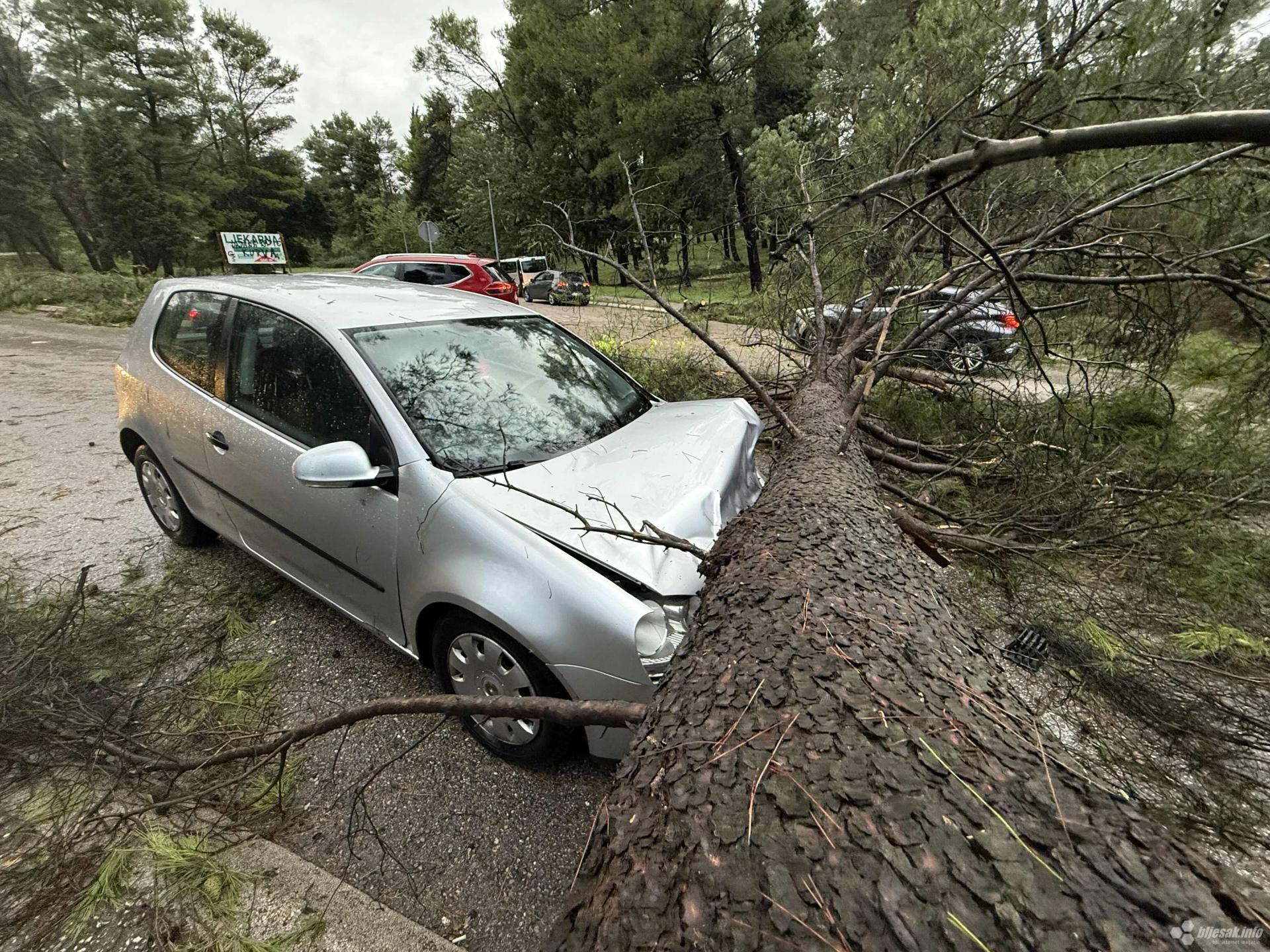 Mostar pod ruševinama nakon sinoćnjeg nevremena