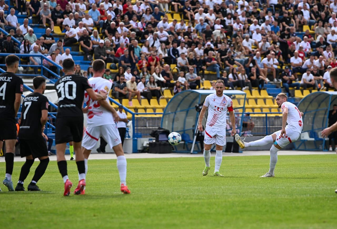 Šakota pokušava iz slobodnog udarca