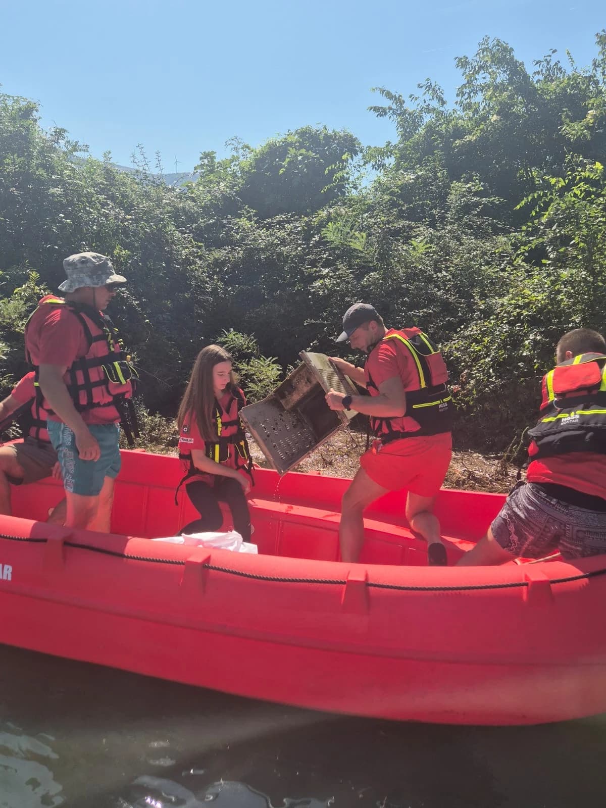Članovi HGSS Mostar u akciji čišćenja