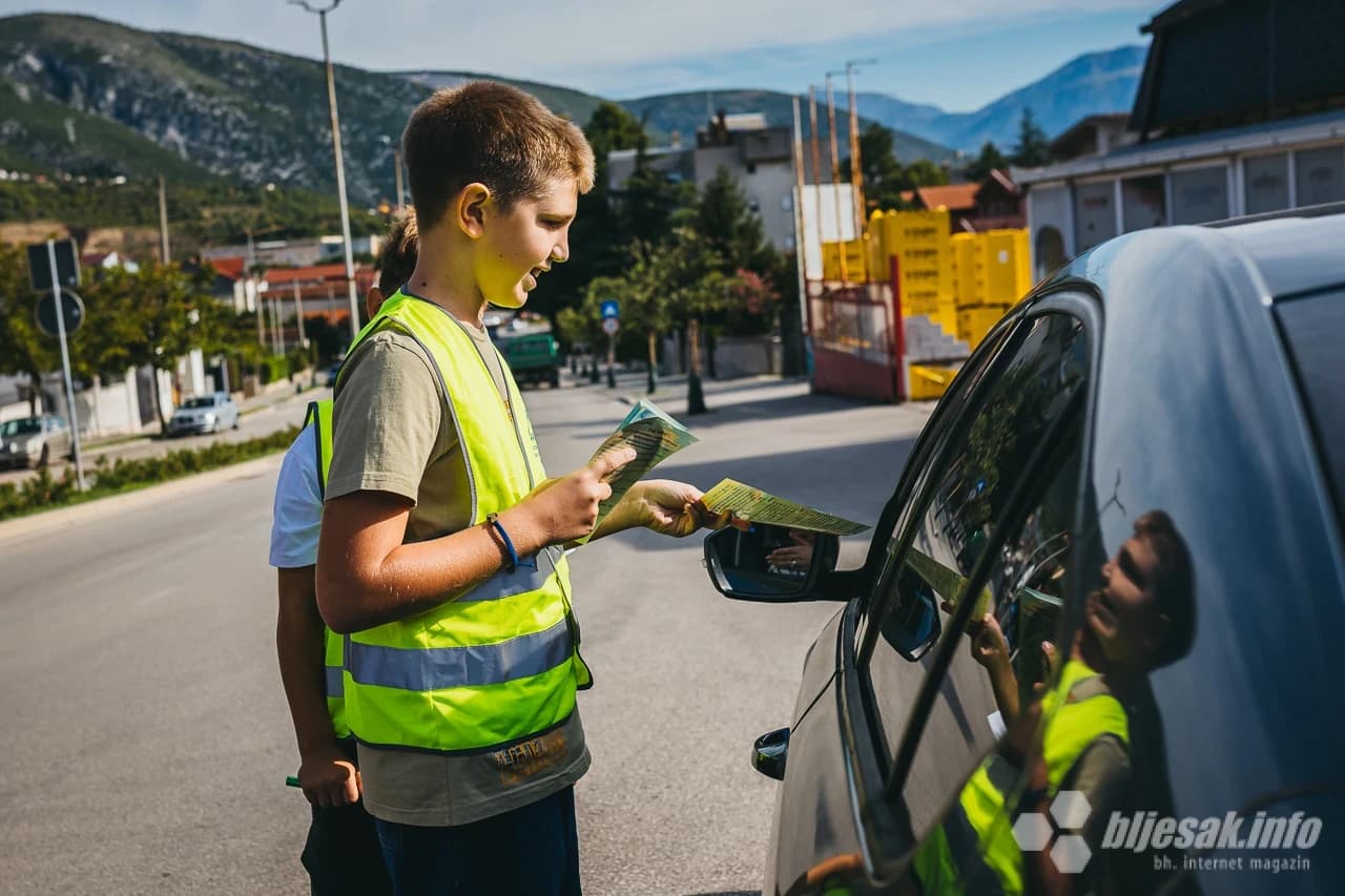 Na ulicama Mostara školske patrole upozoravaju na početak nastave
