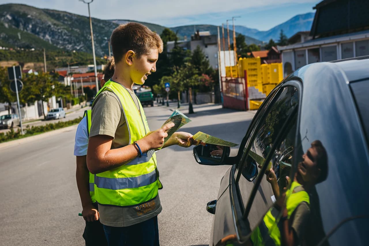 Na ulicama Mostara školske patrole upozoravaju na početak nastave