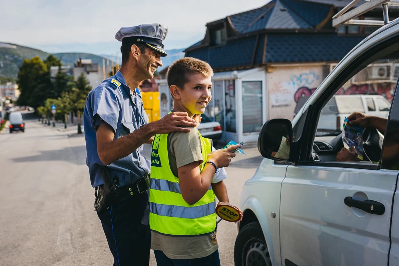 Na ulicama Mostara školske patrole upozoravaju na početak nastave