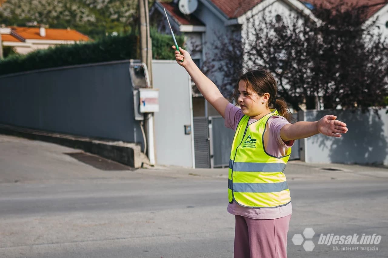 Na ulicama Mostara školske patrole upozoravaju na početak nastave