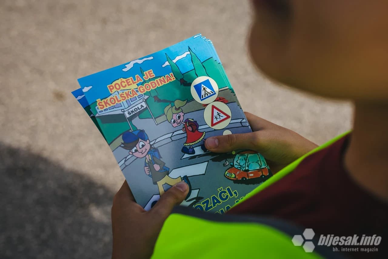 Na ulicama Mostara školske patrole upozoravaju na početak nastave