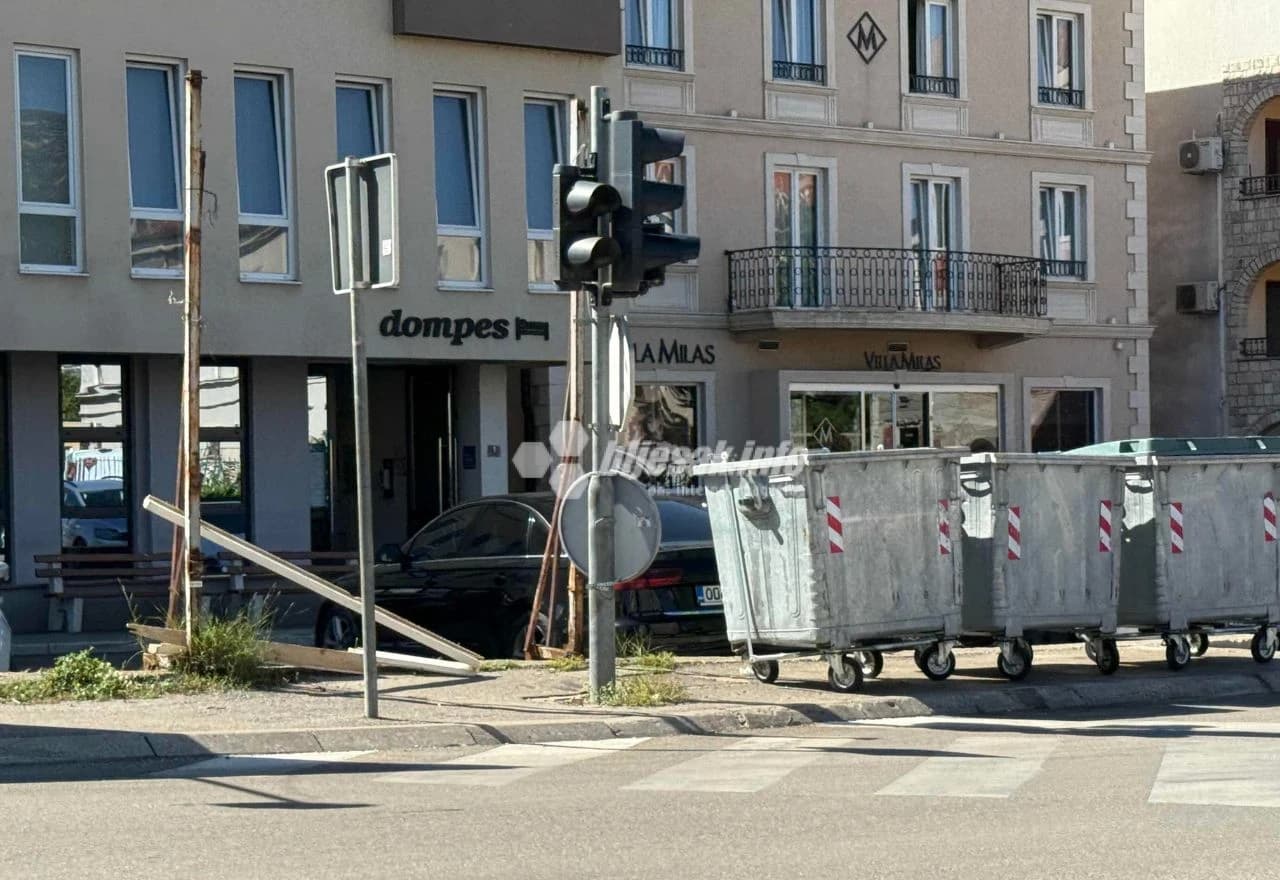 Semafori na Bulevaru