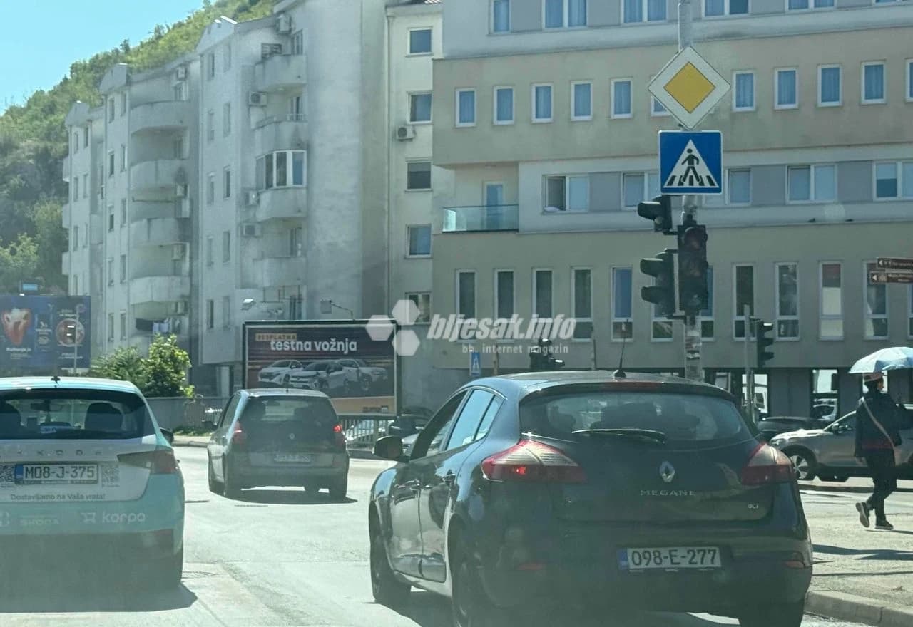 Semafori na Bulevaru