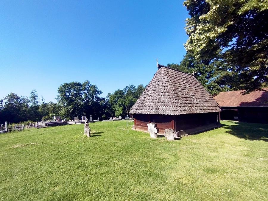 Crkva-brvnara u Romanovcima