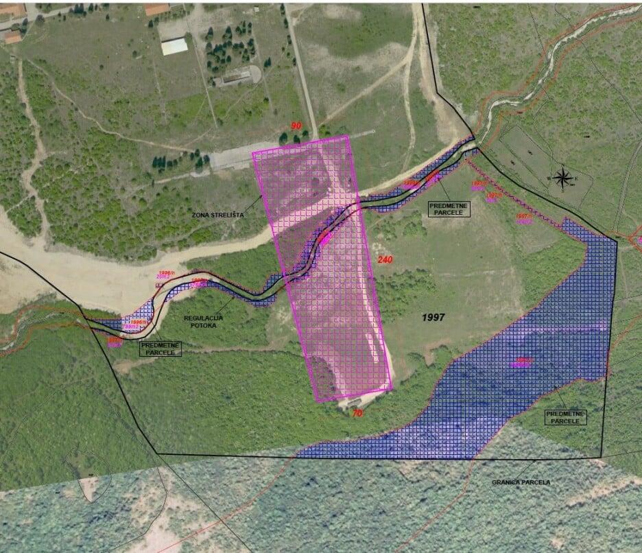 Rozom bojom je označena streljana, a plavom bojom trasa autoputa