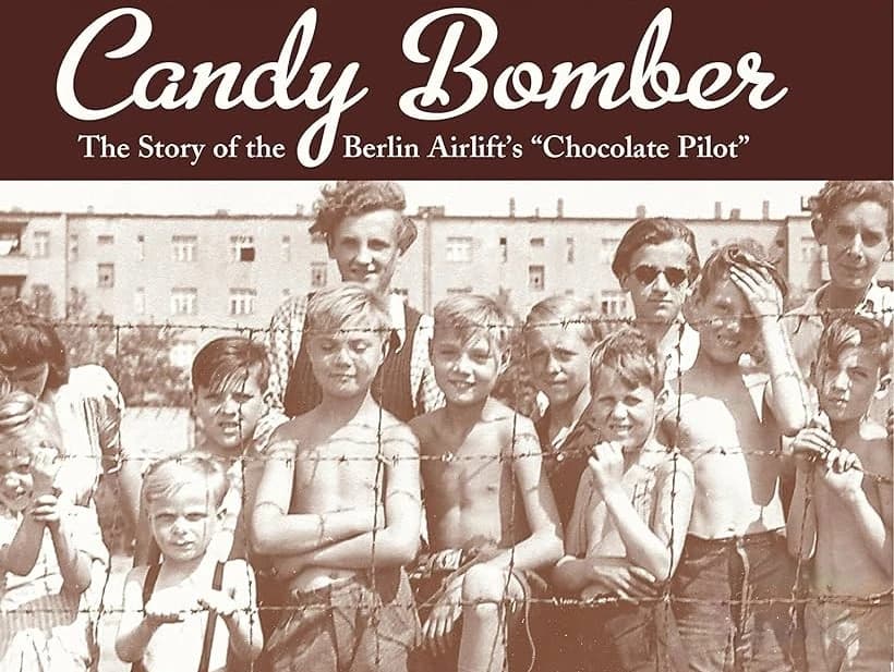 Djeca u Berlinu čekaju slatkiše s neba, ilustracija