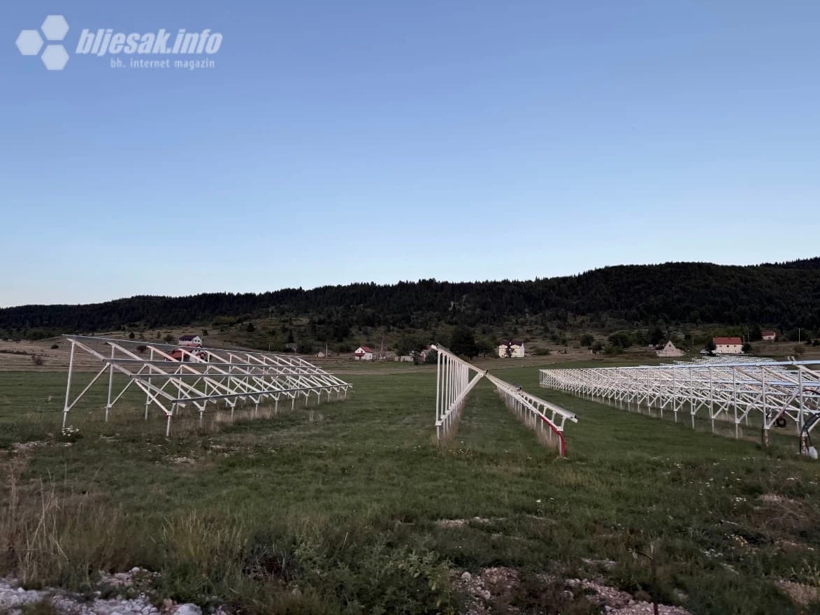 Konstrukcije za solarne panela na lokaciji Risovac