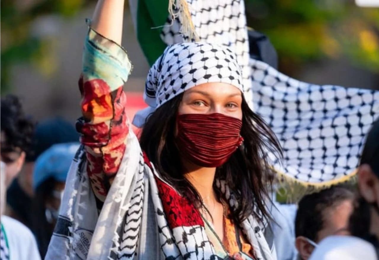 Bella Hadid na prosvjedu