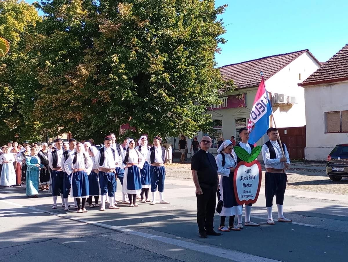 HKUD "Bijelo Polje" Mostar nastupilo na 60. Vinkovačkim jesenima