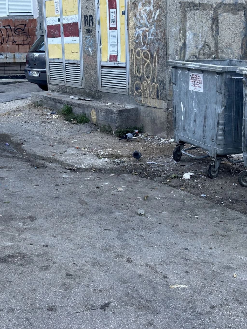 Kontejneri u Lacinoj ulici