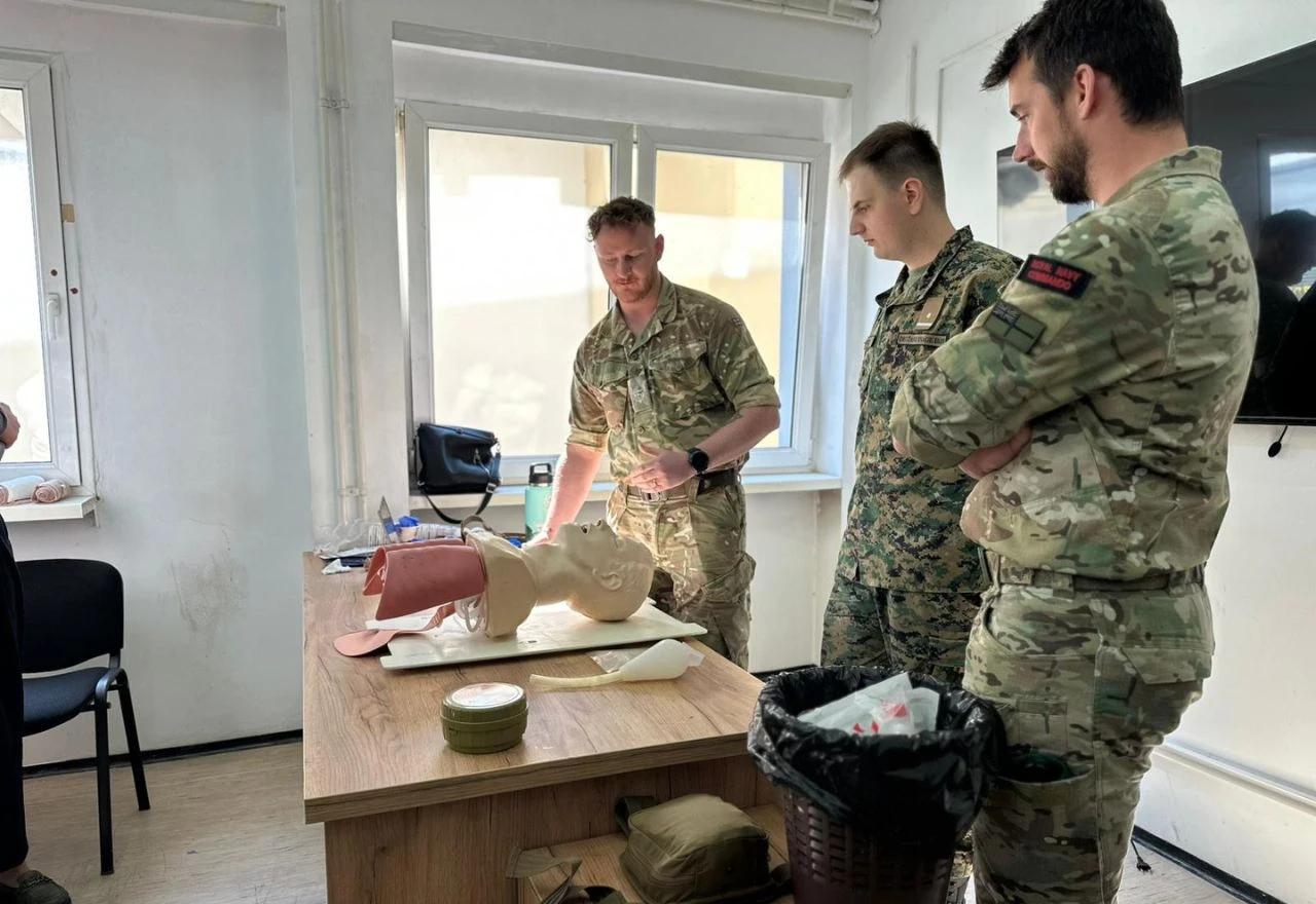 Ujedinjeno Kraljevstvo jača spremnost OS BiH kroz donaciju i obuku