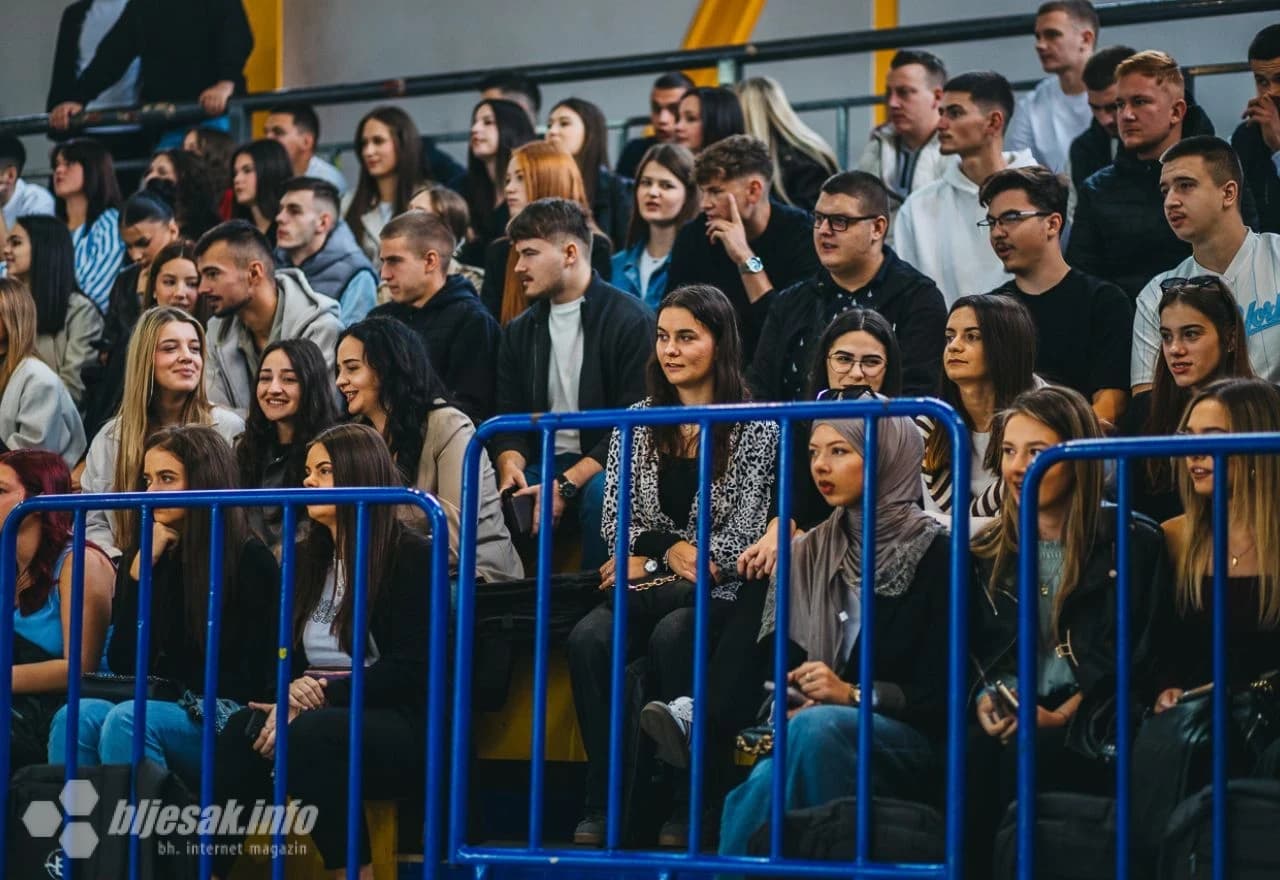 Brucoški sat na Univerzitetu ''Džemal Bijedić''