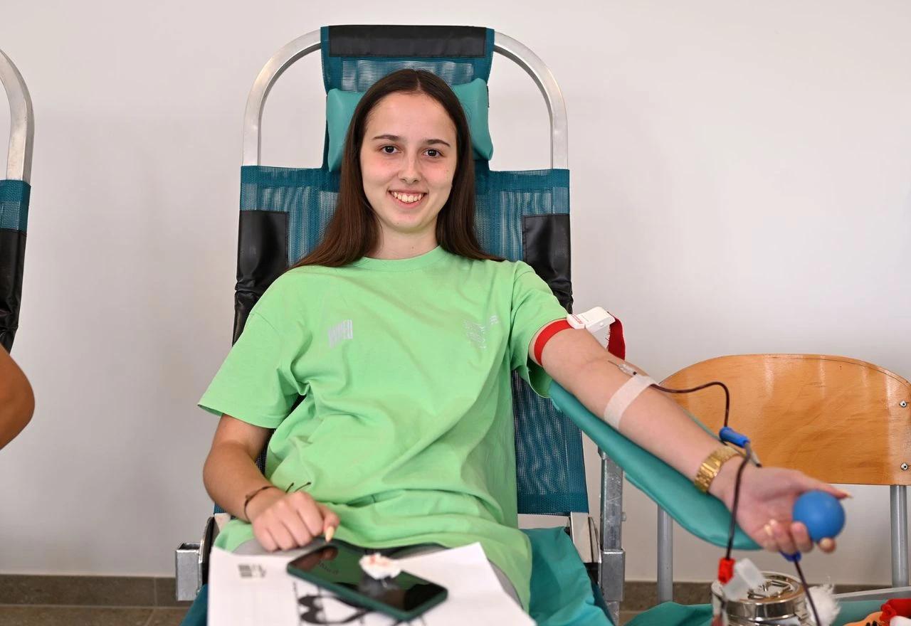 Učenici Ljubuškog uključili se u lanac humanosti darivanjem krvi