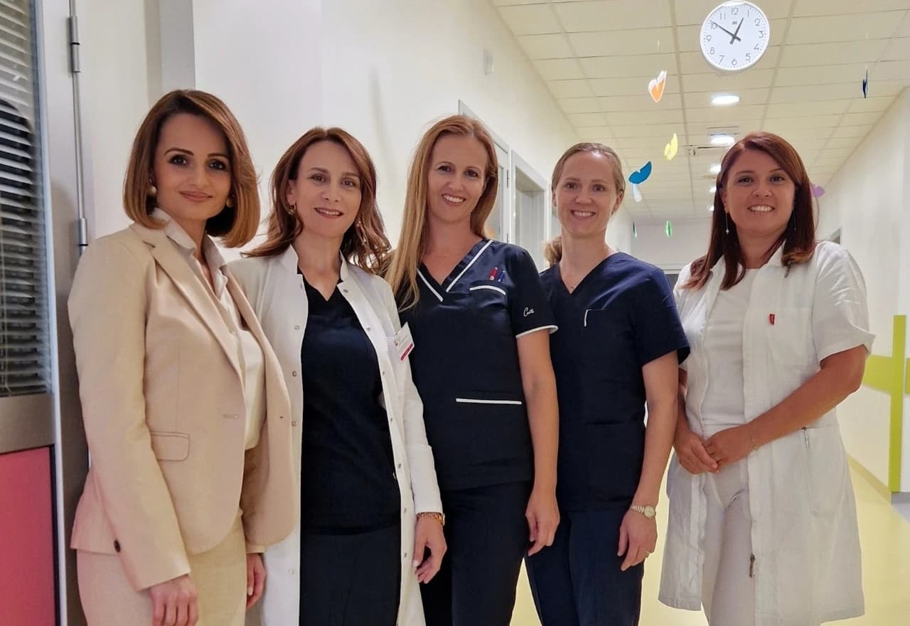 Humanitarna akcija u Mostaru: Knjige umjesto ekrana za male pacijente